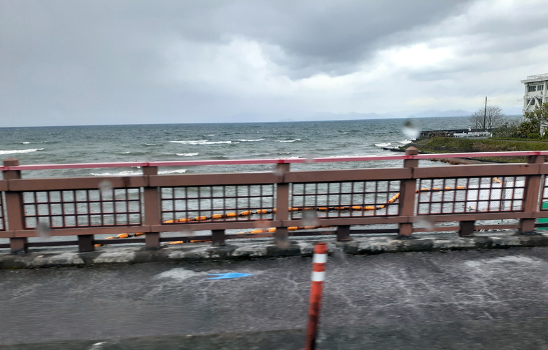 琵琶湖の荒波