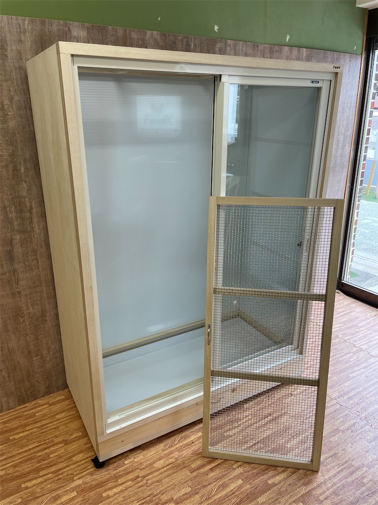 イグアナケージと飼育について - F and K 爬虫類・小動物木製ケージ