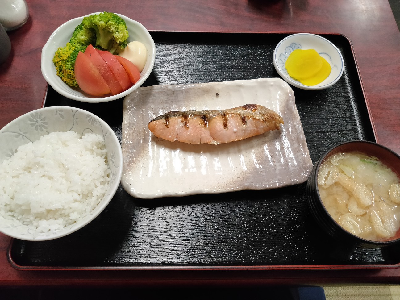 西川口の あおき食堂 で焼き鮭定食を食べました ザ サード プレイス 心地のよい第3の居場所