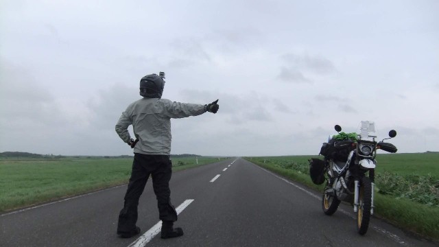 バイク初心者へアドバイス レインウェアを常に携行しよう ただの男がバイクで世界一周を叶えるまでの記録