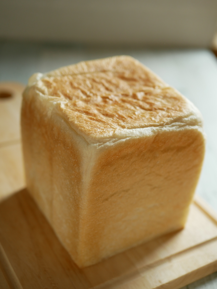 3日目もやわらかい食パン♪ とハチ騒動！ - ふぁそらキッチン 【超美品】松永製作所　黄金　究極の角1斤食パン型