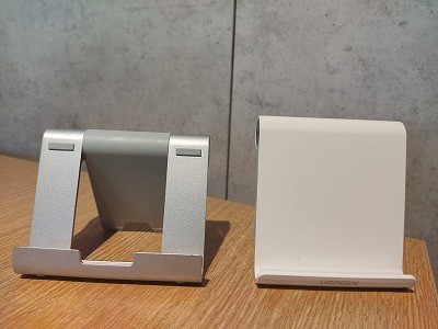2台のタブレットスタンド