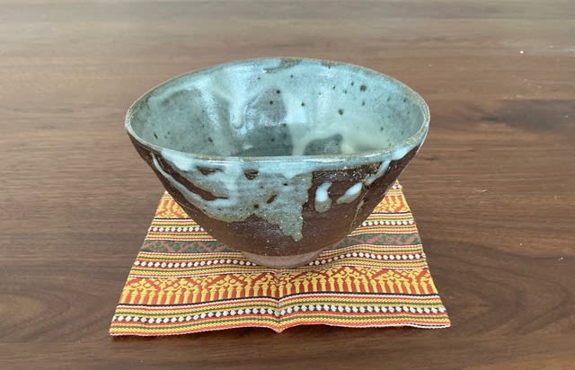 古高取の茶碗 - 犀のように歩め