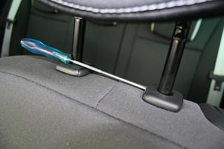 clioheadrest04.JPG