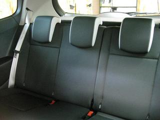 cliorearseat02.jpg
