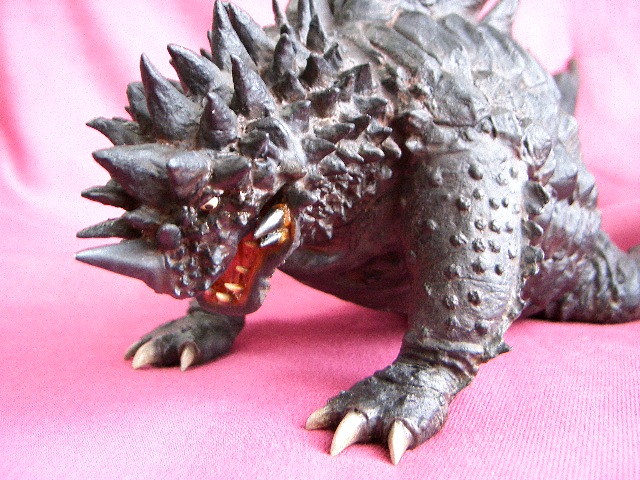 地底怪獣マグラー CCP ブラックPVCバージョン 地底怪獣マグラ (完成品) - ホビーサーチ ロボット・特撮