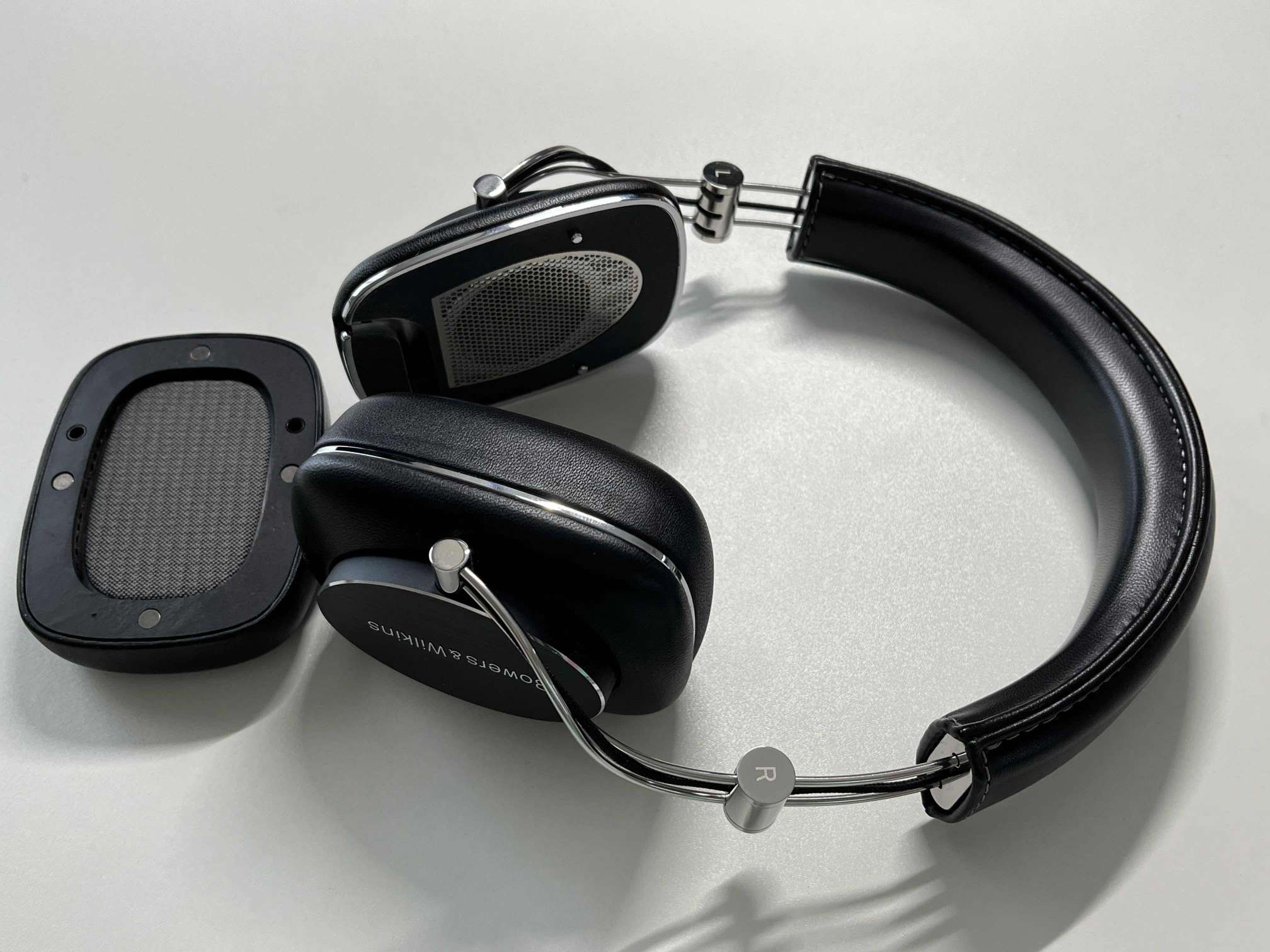 Bowers&Wilkins P7】片耳しか聞こえないヘッドホンを修理してみました