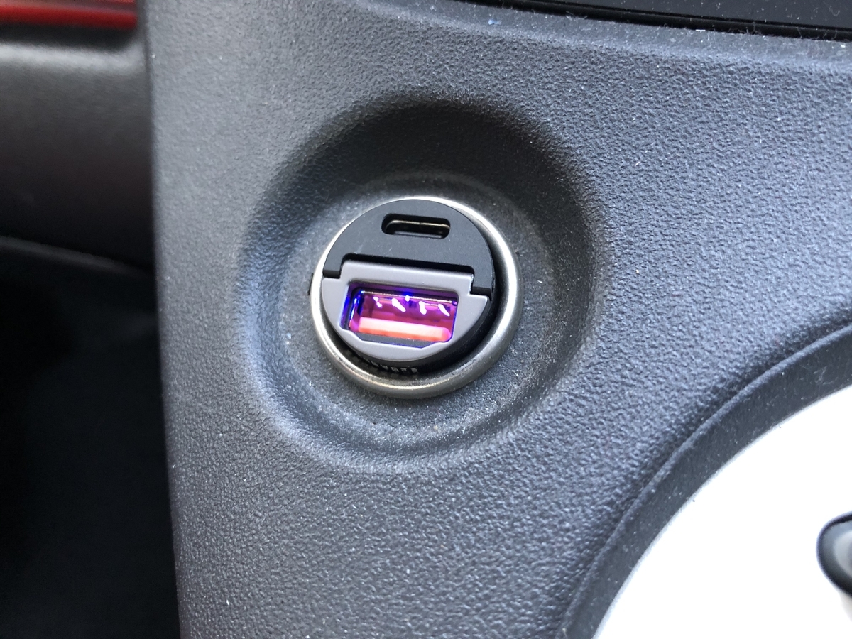 スバルr1 Mod1 Usbソケットの変更を検討しました スバルr1に乗ってます