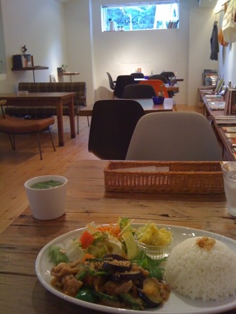 Cafe Libraryでおそめのランチ