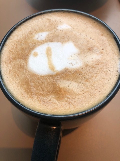 カフェラテ　ラテアート　サービス　100本のスプーン