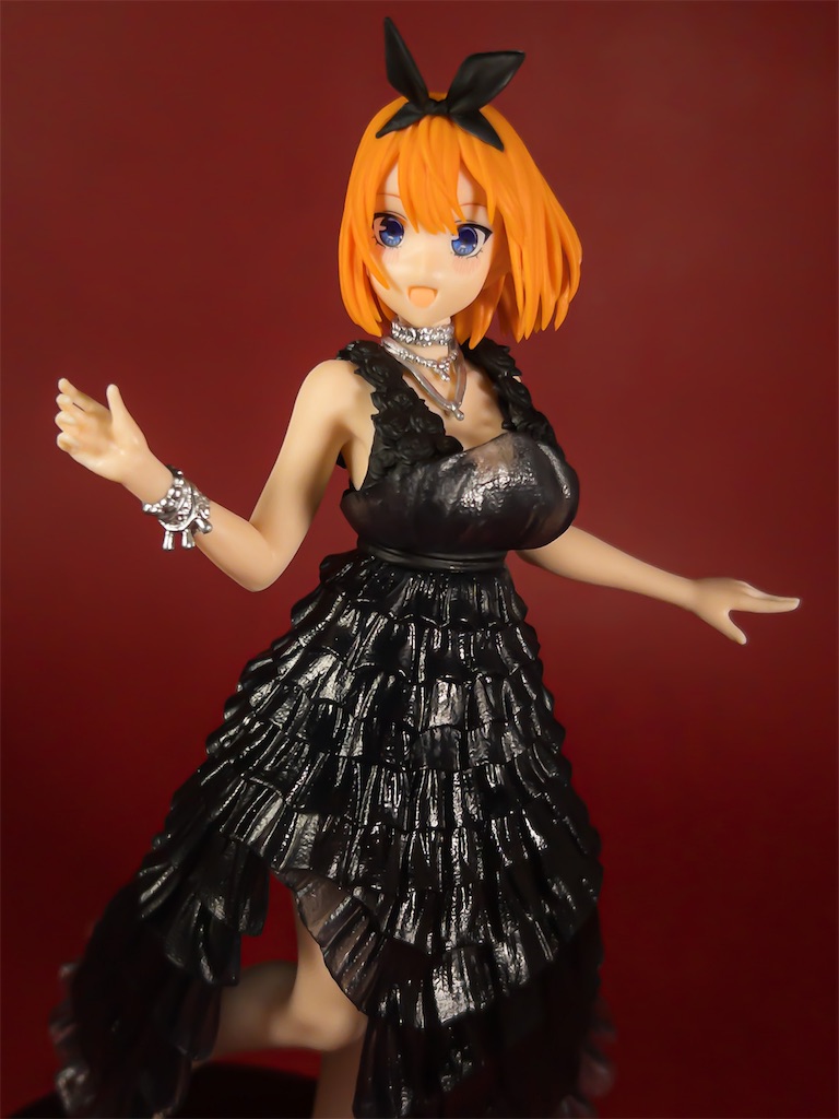 五等分の花嫁∬』五つ子がモードな黒ドレス姿で降臨