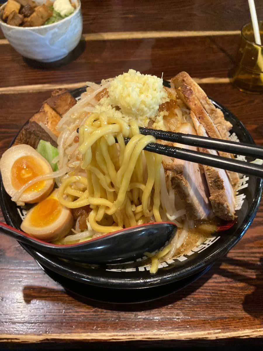 北のラーメン_みそら_味噌次郎_麺1