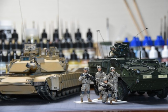トランペッター　M1126 ストライカー　完成品　装甲車　戦車　ウクライナ トランペッター M1126 ストライカー 完成品 装甲車 戦車