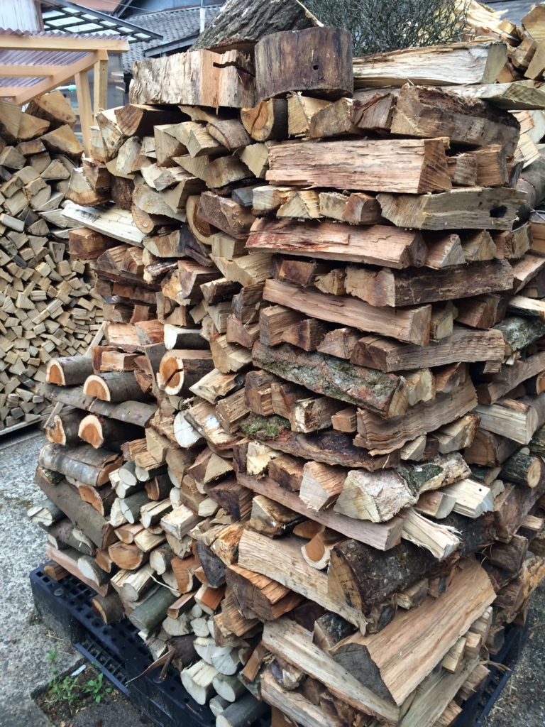 薪の積み方まとめ 薪の積み方って面白い 薪 欲しいんです