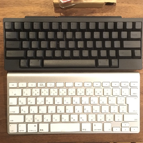 wirelesskeyboardとハッピーハッキングキーボードとの違い上からみた図