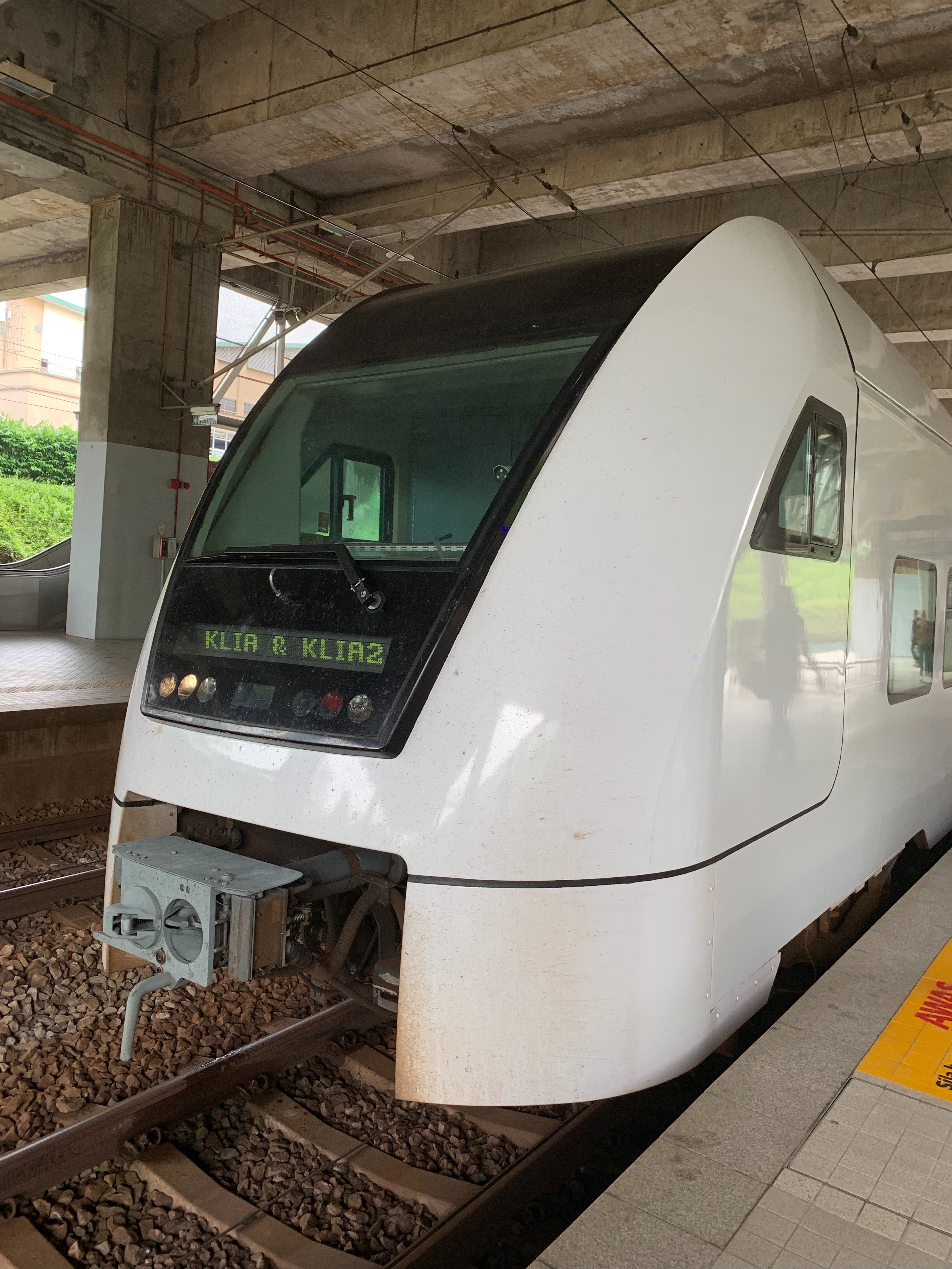 バリ島２ わずか28分 Kliaエクスプレスは新快速より速い そのへんの大学生 旅行とトレンドの日記