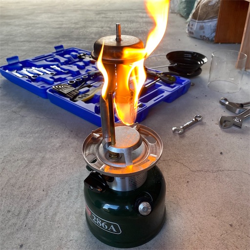 珍品！ 真下を照らせる ガソリンランタン Kamplite IL-11e36 イワタニ