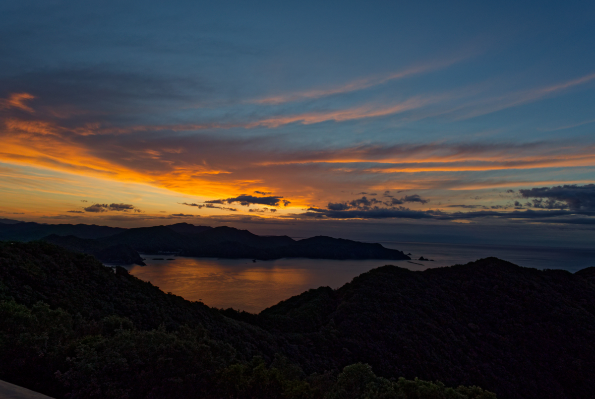 【三重・南伊勢】愛犬と巡る絶景！鵜倉園地で見江島展望台の「ハートの入り江」3　天の川🌌と朝焼け　とかさらぎ展望台