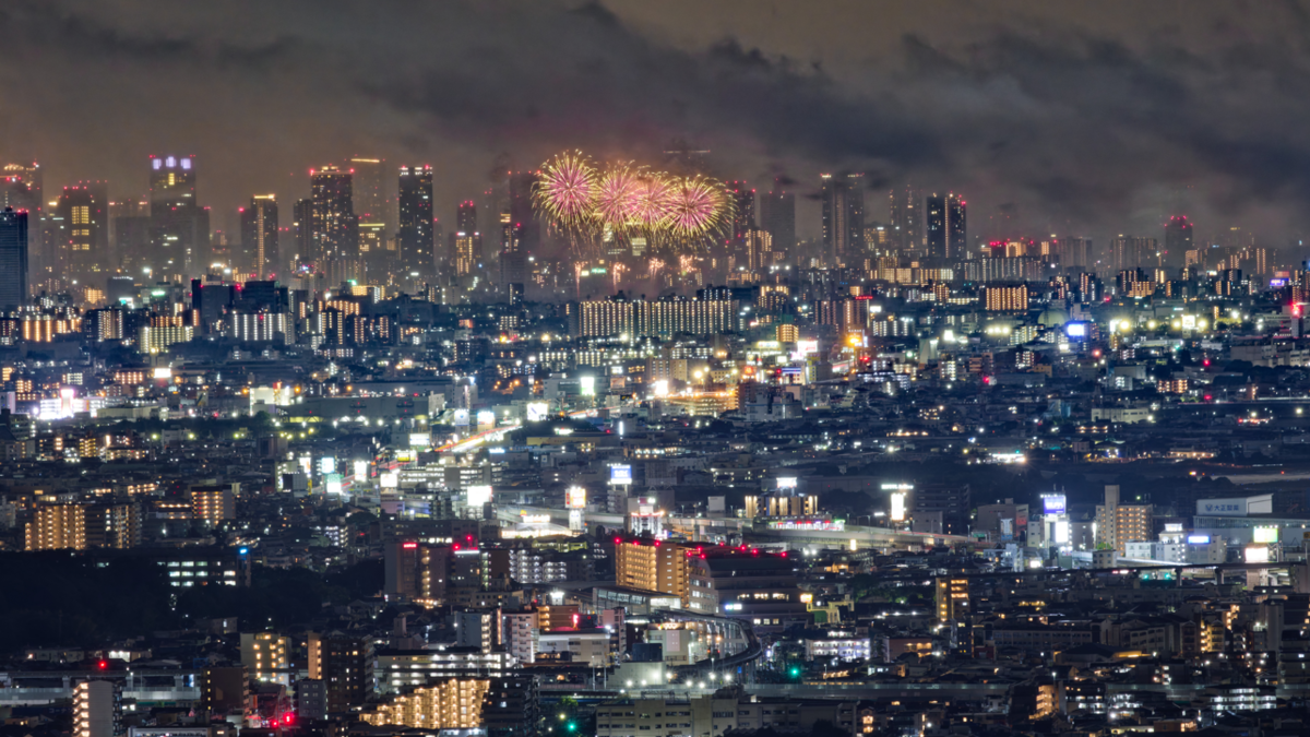 🎆 2025年 なにわ淀川花火大会、まさかの結末!五月山から見たドラマと、隣の「いたみ花火大会」に救われた夜
