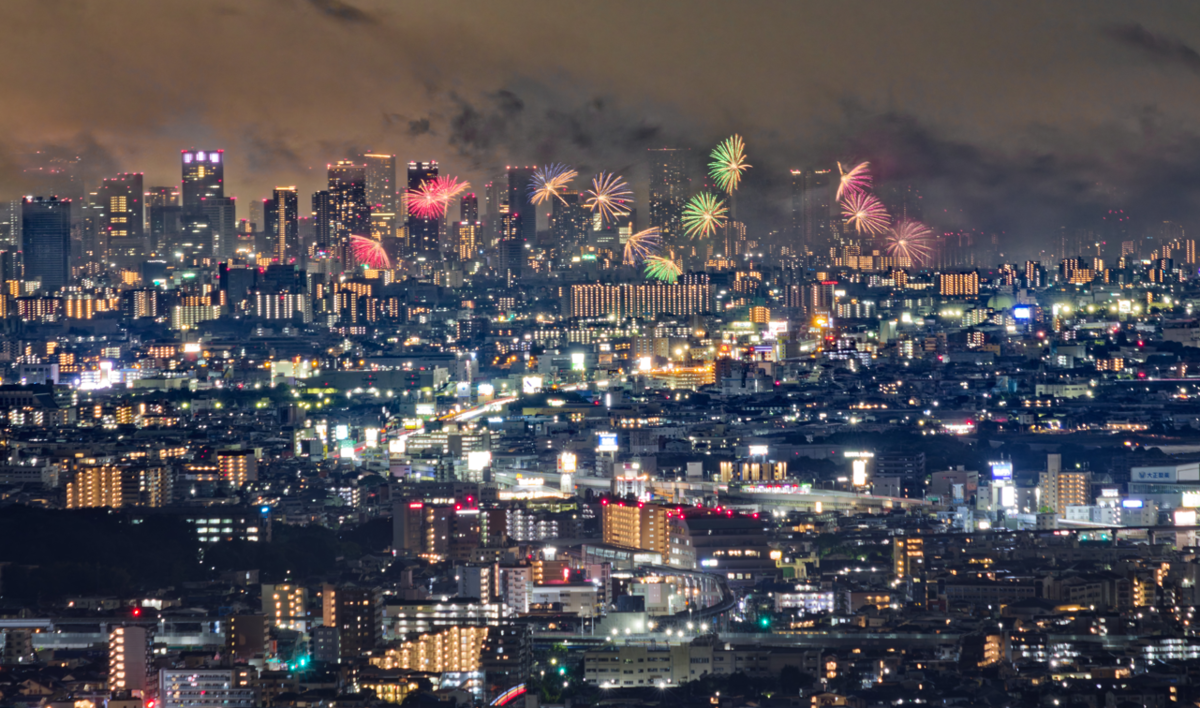 🎆 2025年 なにわ淀川花火大会、まさかの結末!五月山から見たドラマと、隣の「いたみ花火大会」に救われた夜