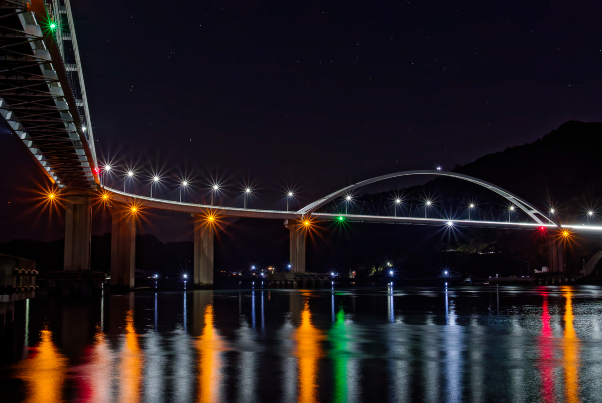 【広島・内海大橋】刻一刻と表情を変える絶景!夕景・夜景・ライトアップ・朝焼けを独り占めする贅沢な一日