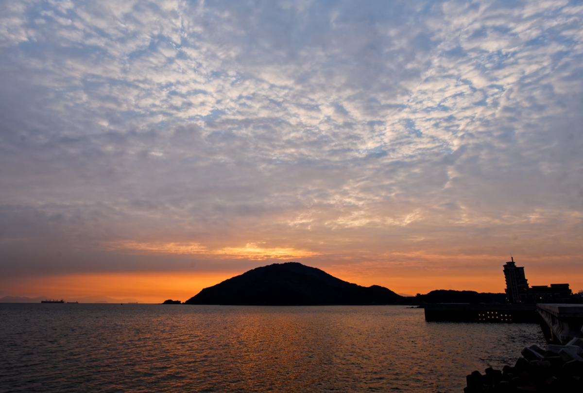 【広島・内海大橋】刻一刻と表情を変える絶景!夕景・夜景・ライトアップ・朝焼けを独り占めする贅沢な一日