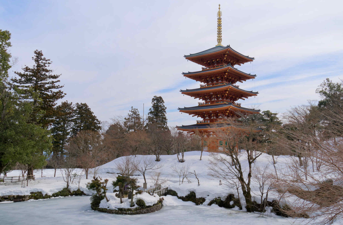 【宮津・冬旅】雪景色をゆく京都丹後鉄道と、天橋立を一望する「成相寺」へ