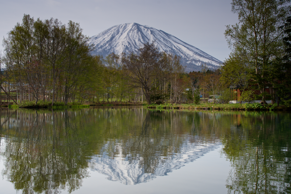 羊蹄姿見池　逆さ羊蹄山　羊蹄山の湧き水