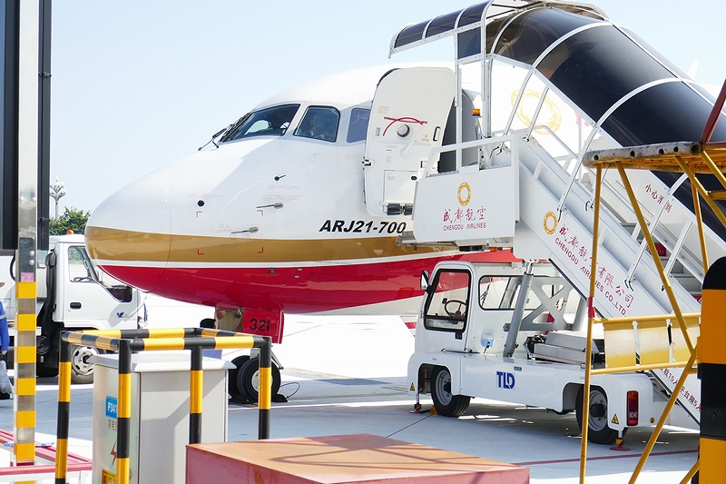 中国初の国産ジェット旅客機「ARJ21」搭乗記【MRJのライバルに