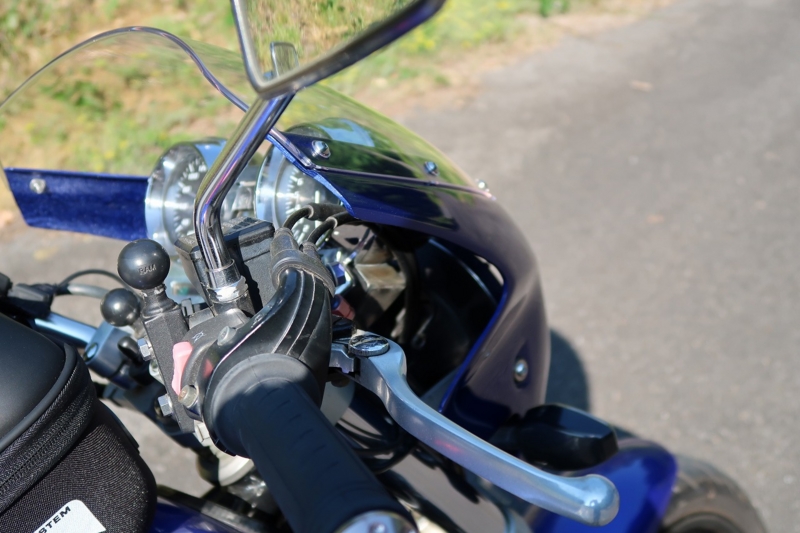 XJR400Rにビキニカウル。その2 「シックデザイン ロード