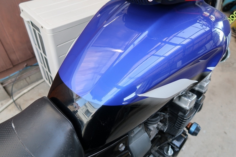 XJR400Rにタンクパッド貼り付け。 - たまに乗るバイク乗りの日常