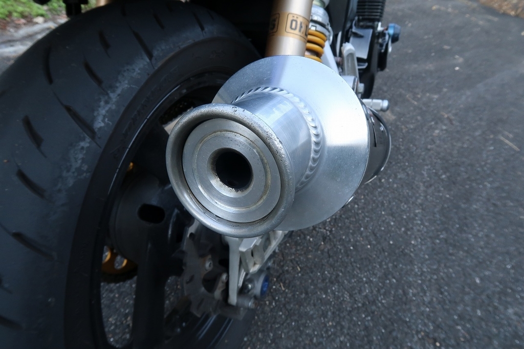 XJR400Rのマフラー交換！「YOSHIMURAチタンサイクロン」 - たまに乗る