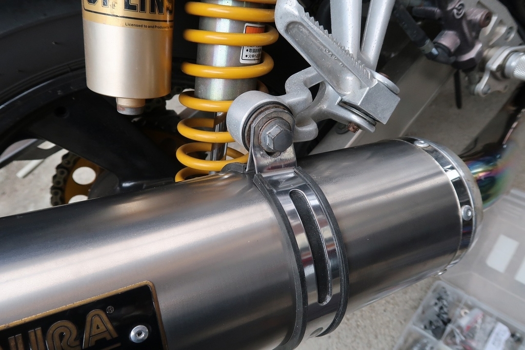 モリワキスリップオンマフラー 専用マフラーバンド付きXJR400