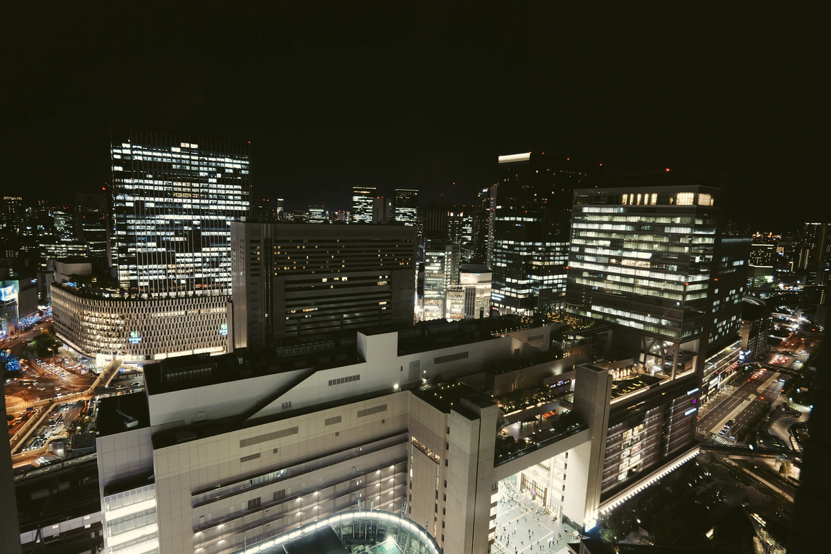 ホテル阪急レスパイア大阪の高層階フロアからの眺望