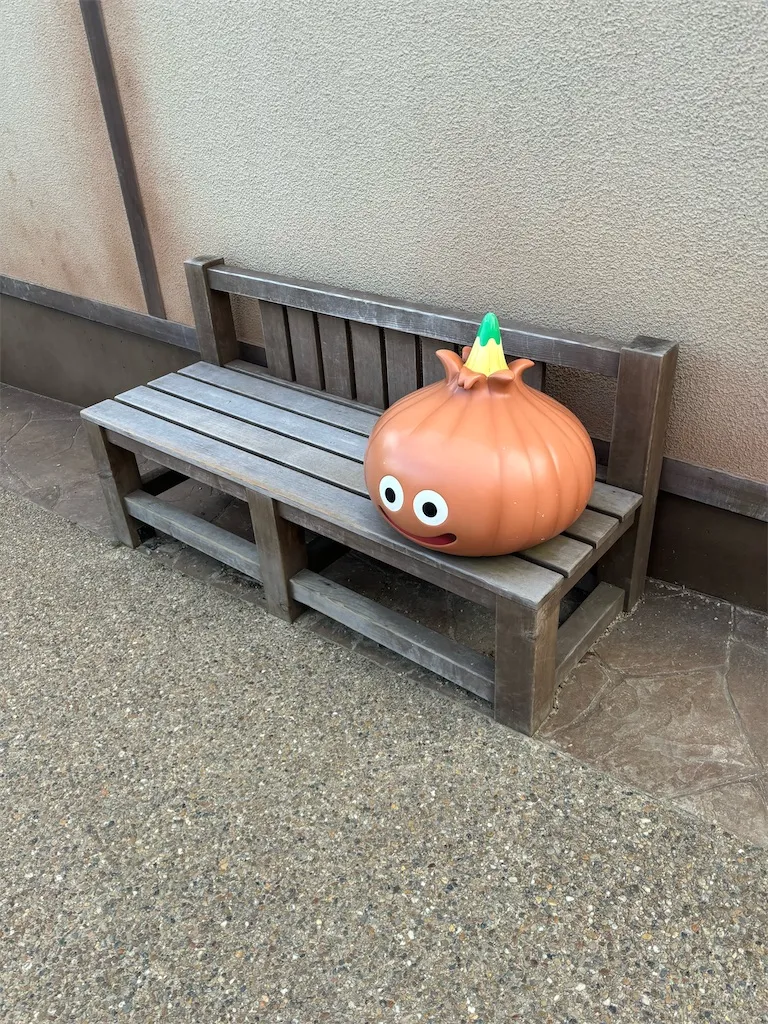 玉ねぎスライムのいるベンチ