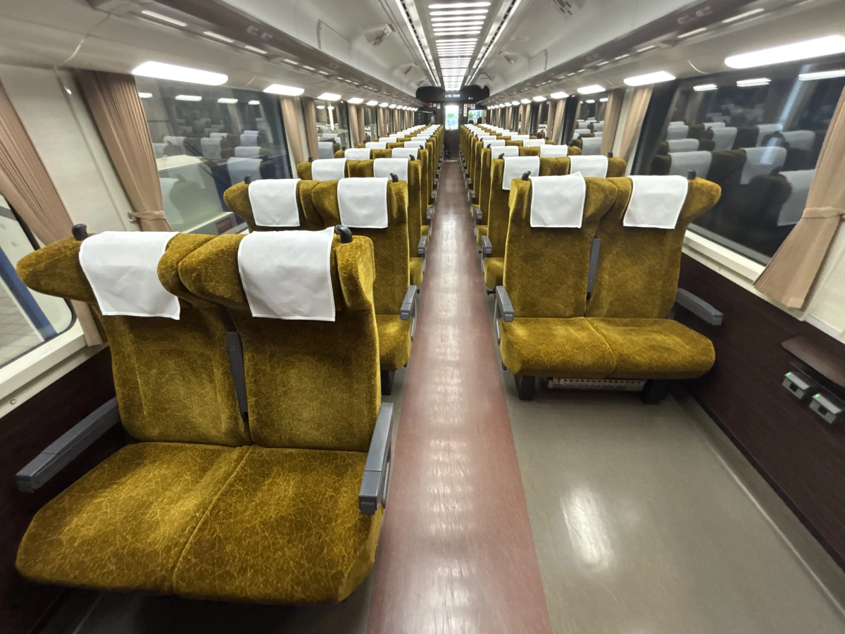 12000系の座席