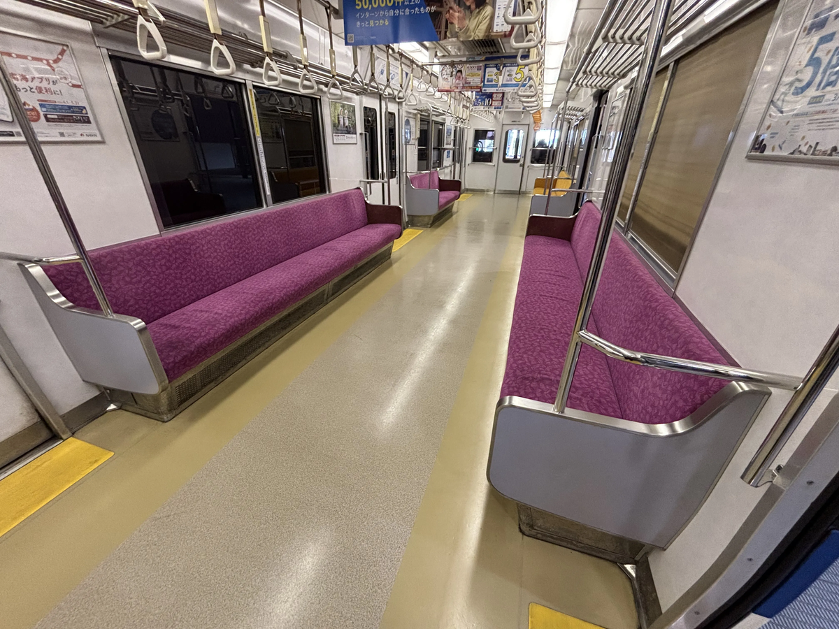 南海電車のロングシート