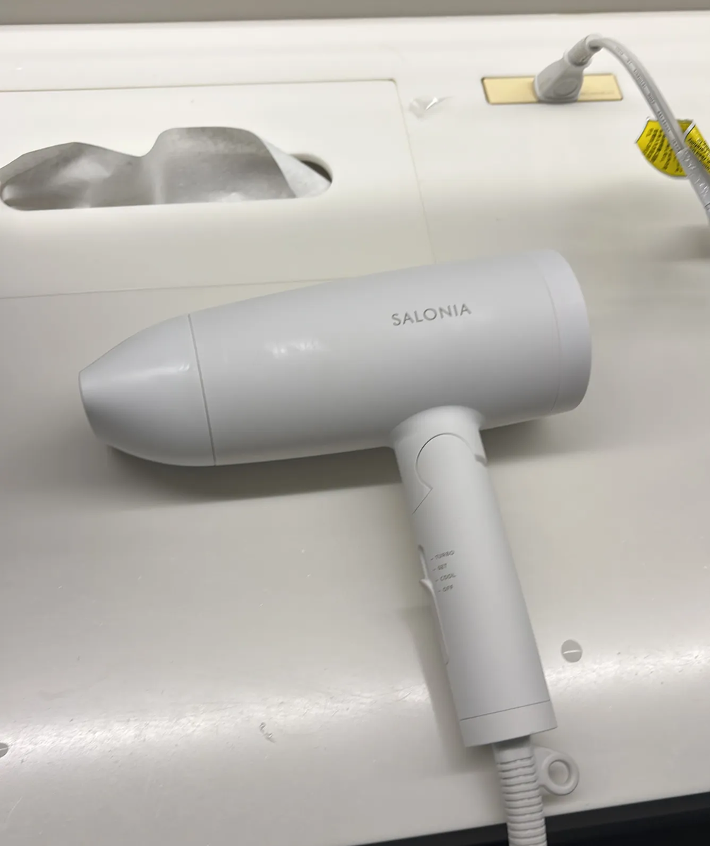 サロニア製のドライヤーを完備