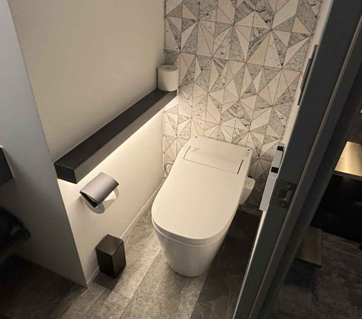 お部屋のトイレ