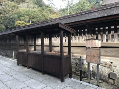 賽銭箱の画像