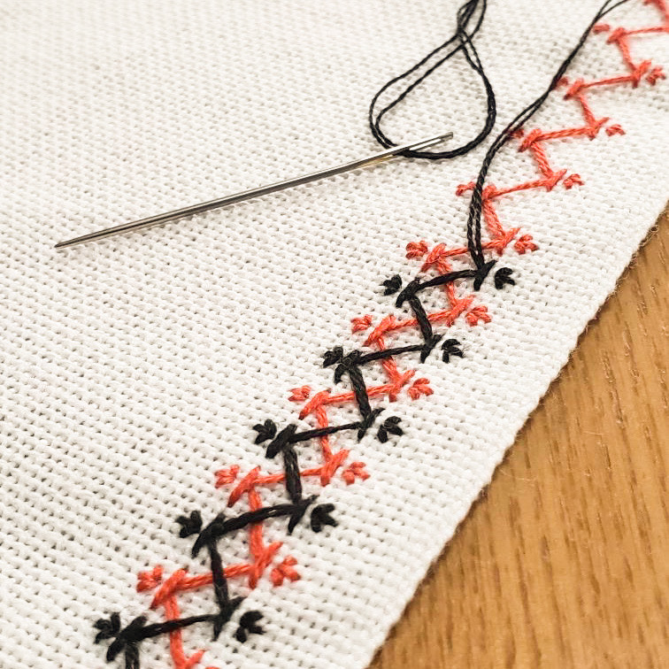ウクライナの刺繍図案集　Xenia Kolotylo ウクライナの刺繍図案集 Xenia Kolotylo