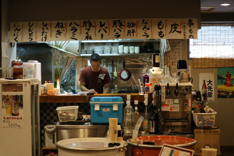 メニューは50円から ハンバーグや牛のたたきは300円台 せんべろ界をザワつかせる超コスパな亀戸 立酔い 超人 がスゴい ぐるなび みんなのごはん