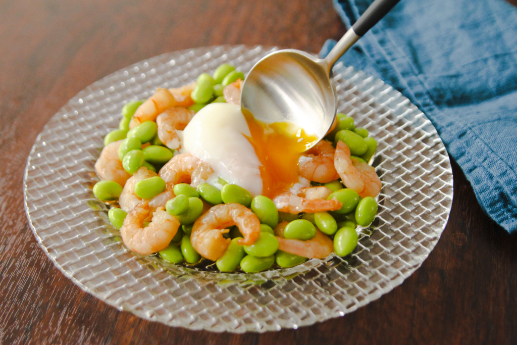 家飲み週末レシピ 炒めるだけ 混ぜるだけ 焼くだけ 冷凍の枝豆 を劇的においしくする絶品アレンジ ぐるなび みんなのごはん