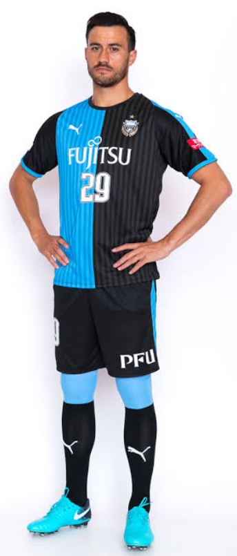 舞行龍ジェームズ選手のスパイク - ｰfootballbootsの日記ｰ