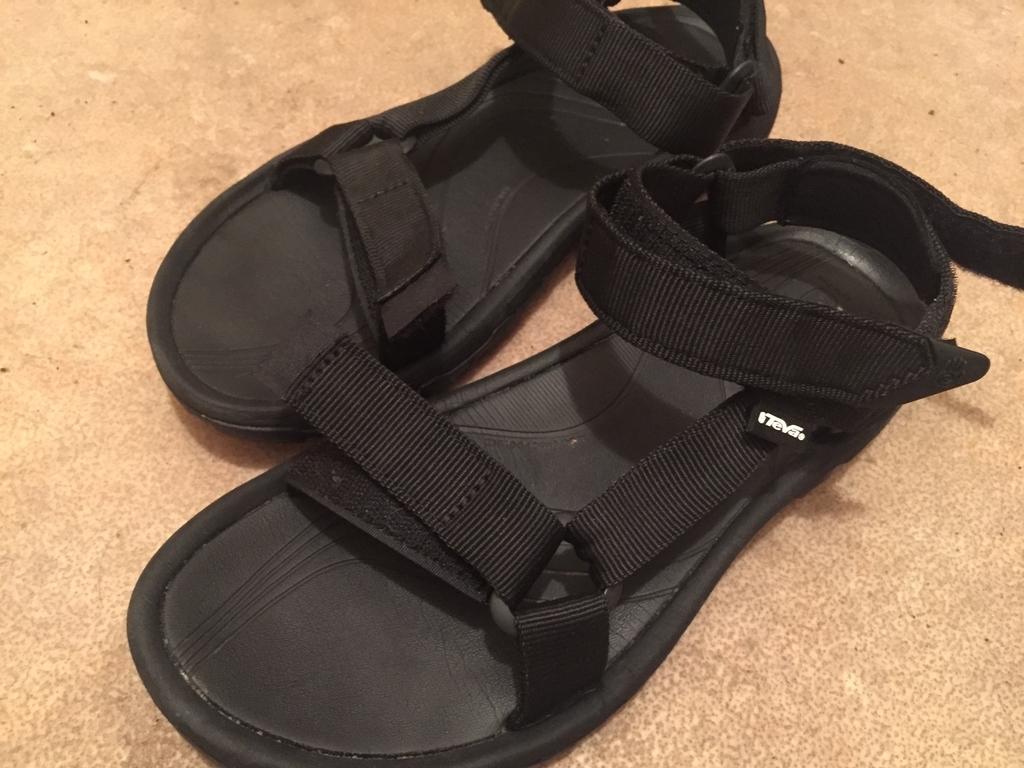 f:id:footmuji:20180903203419j:plain tevaのサンダル(ハリケーン)