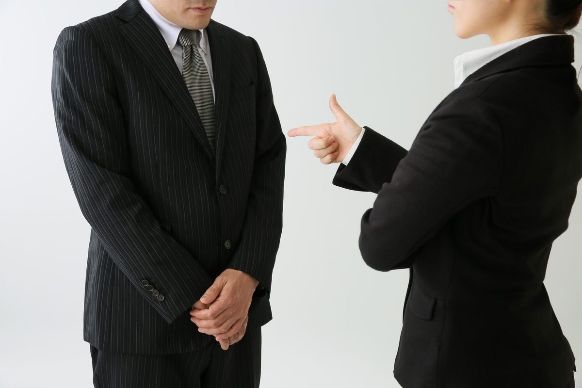 説教をする会社員