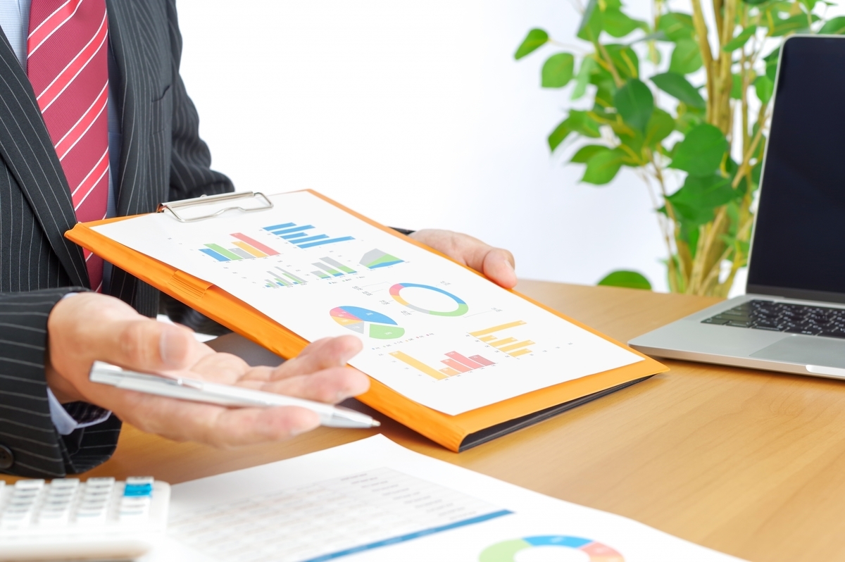 データを見せながら打ち合わせする