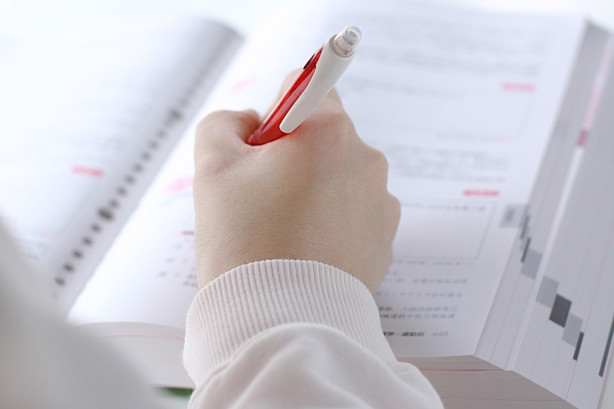 参考書で勉強する