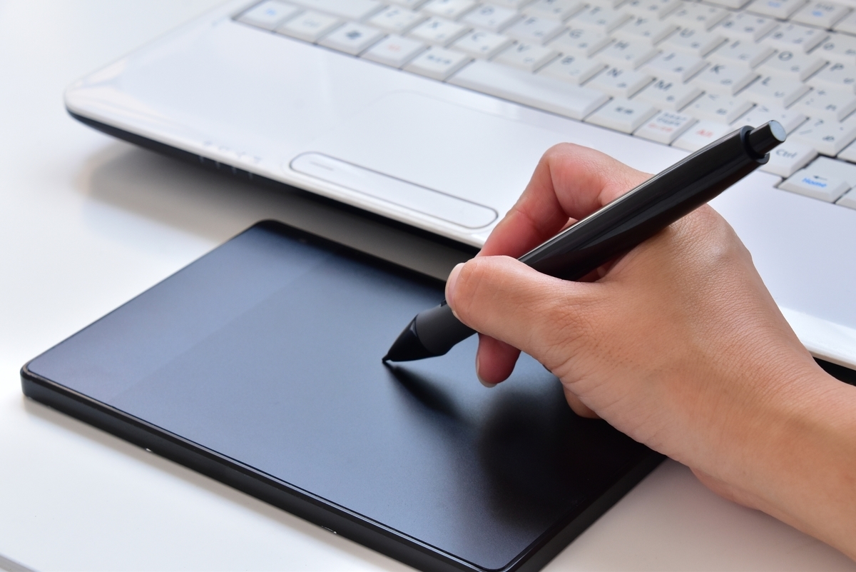 ペンタブレットとパソコン