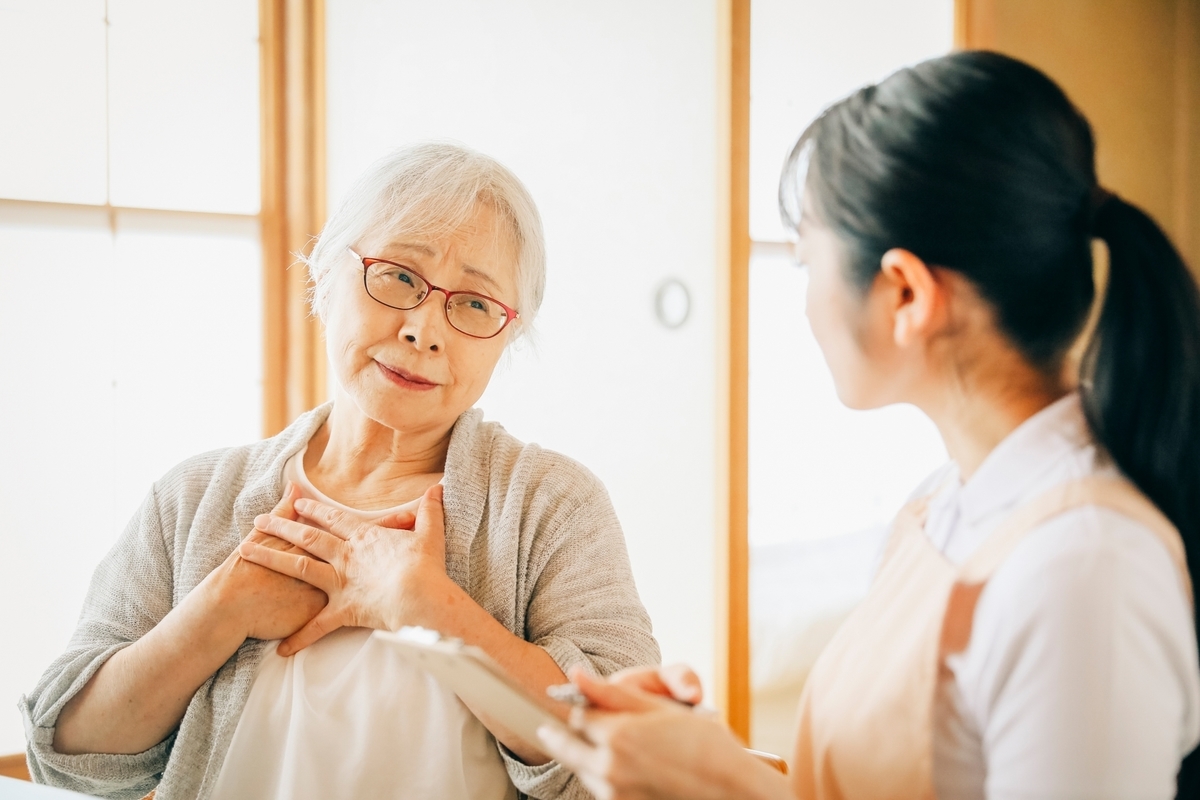 介護を受ける女性